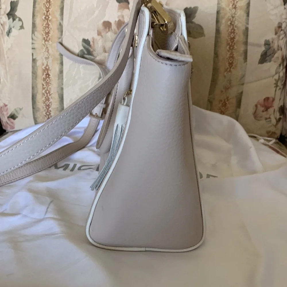 Kate Spade Crossbody with Matching Long Wallet - Picture 4 of 10